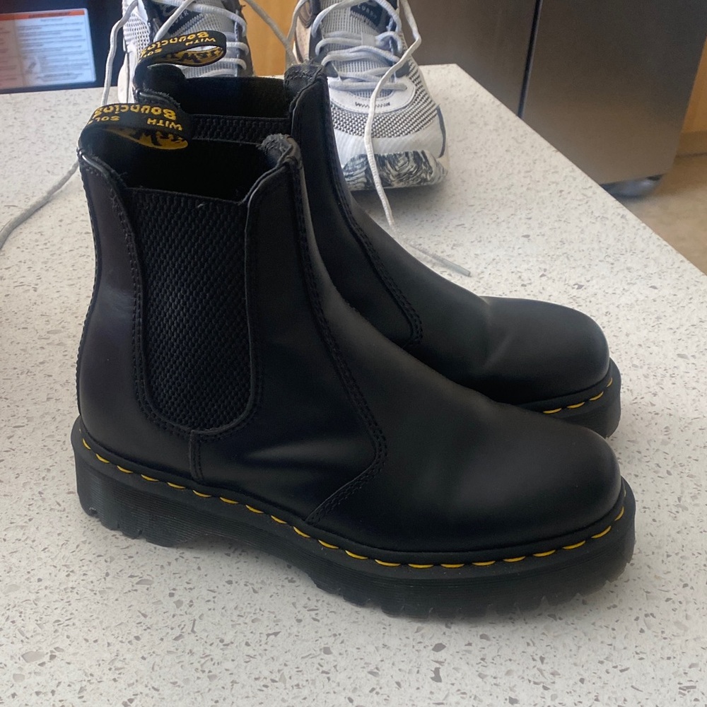 Doc Martens 2976 Chelsea Slip On Boots